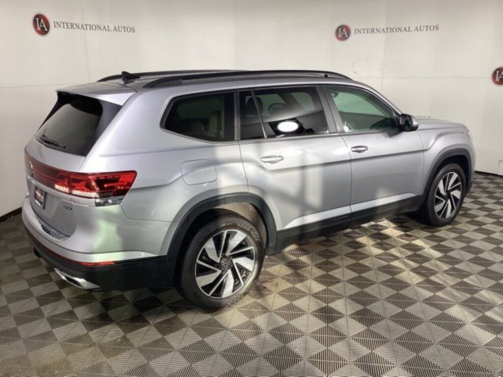 Used 2024 Volkswagen Atlas 2.0T SE w/Technology SUV