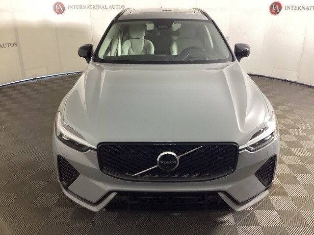 2026 Volvo XC60 photo 2
