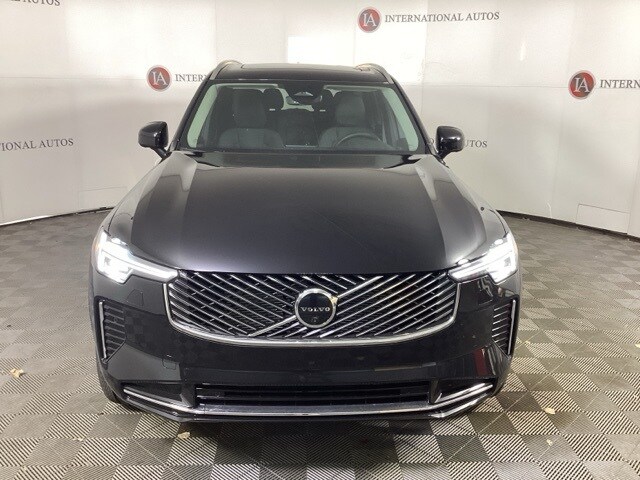 2026 Volvo XC90 Plus photo 2