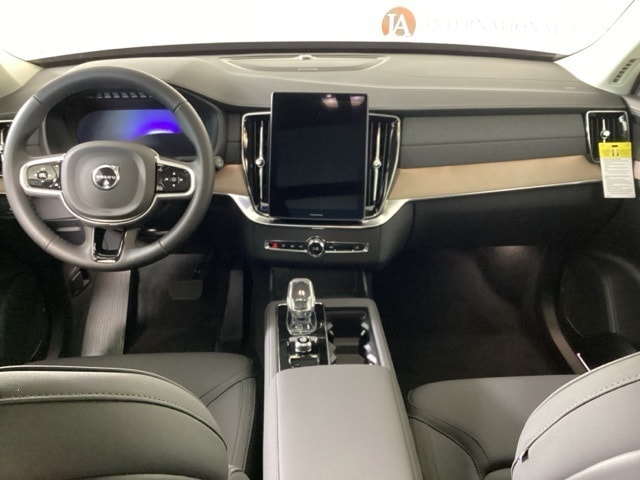 2026 Volvo XC90 Plus - Photo 11