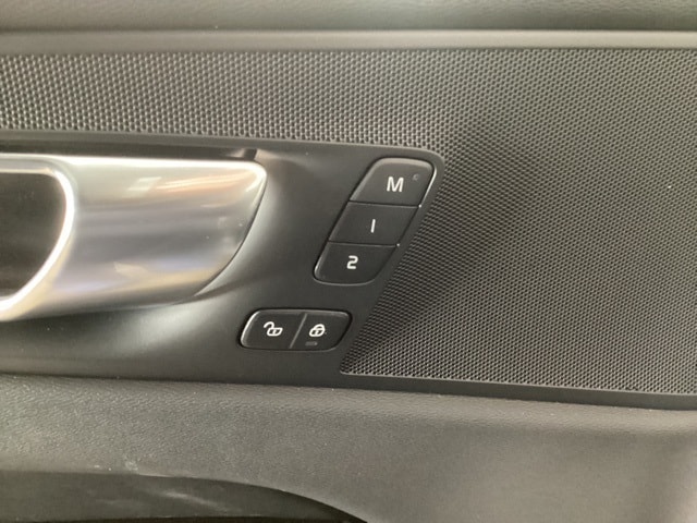 2026 Volvo XC60 Plus - Photo 18