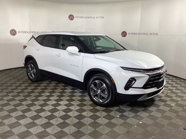 2024 Chevrolet Blazer 2LT photo 3