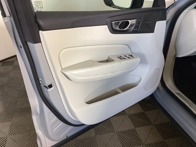 2026 Volvo XC60 Ultra - Photo 16