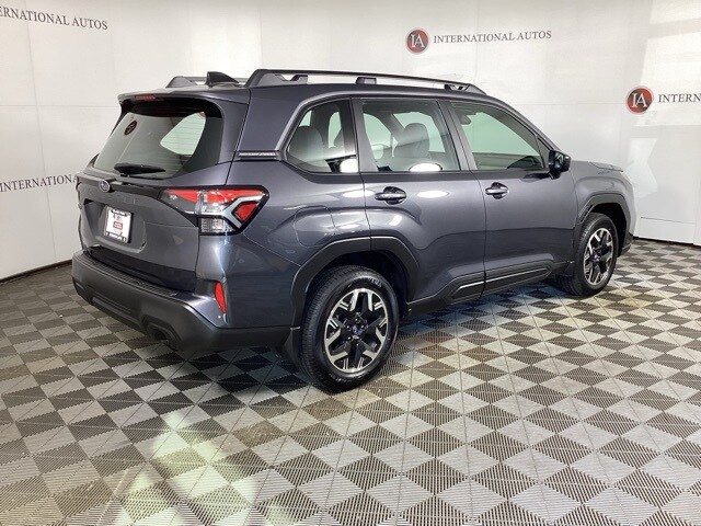 2025 Subaru Forester Base photo 4