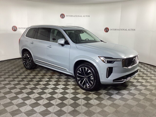 2026 Volvo XC90 Plus photo 3