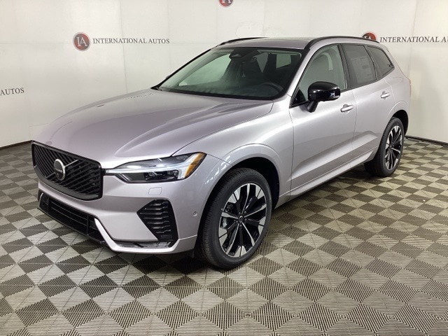 2026 Volvo XC60 B5 Plus Dark AWD's photo