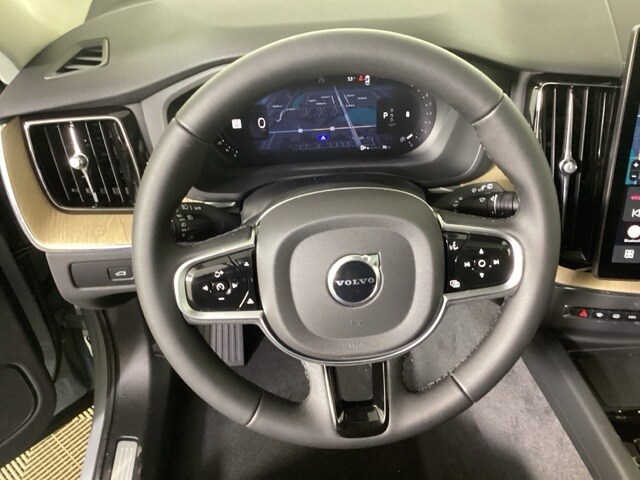 2026 Volvo XC60 Plus - Photo 30