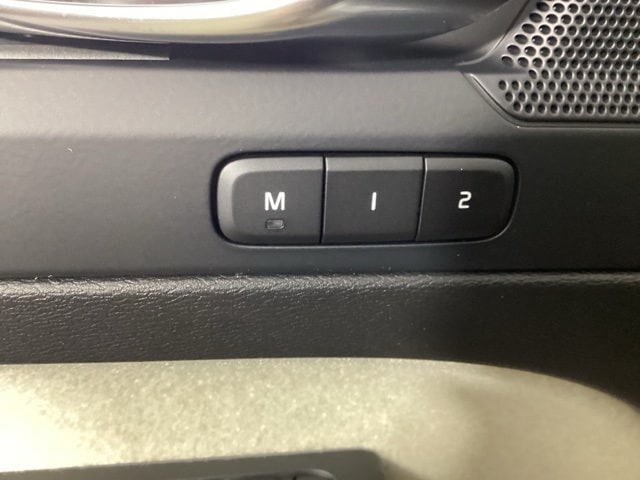 2026 Volvo XC40 Plus - Photo 17