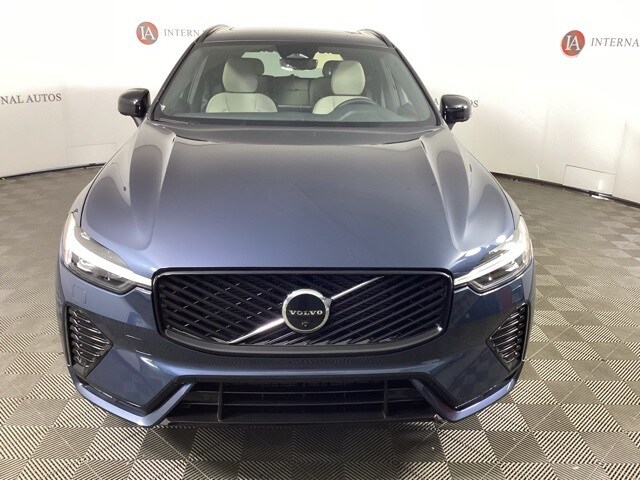 2026 Volvo XC60 B5 Plus photo 2