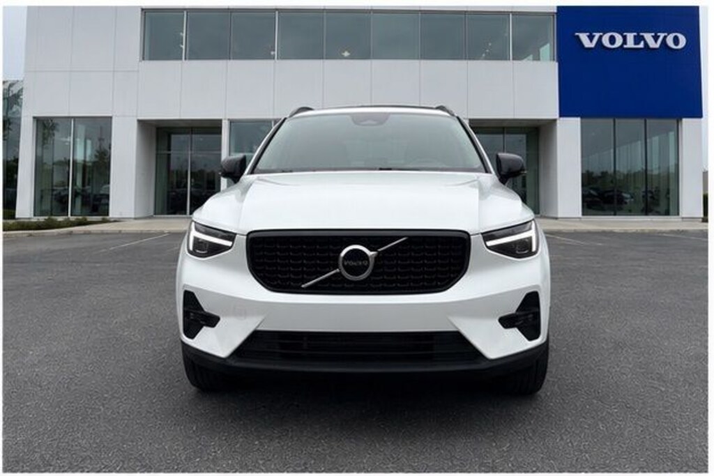New 2026 Volvo XC40 B5 Plus SUV