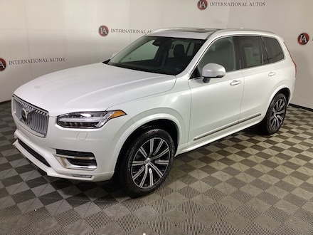2025 Volvo XC90 B5 Core SUV