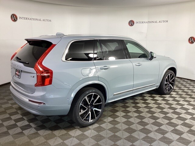 2025 Volvo XC90 Plus photo 2
