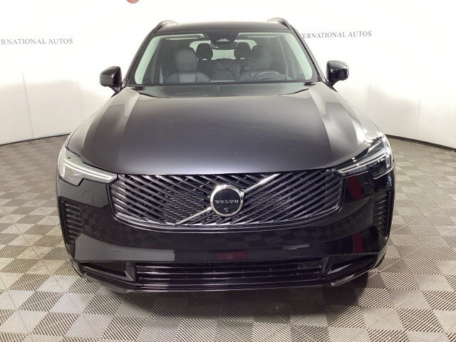 2026 Volvo XC90 photo 2