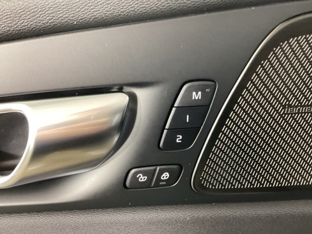 2026 Volvo XC60 Ultra - Photo 17