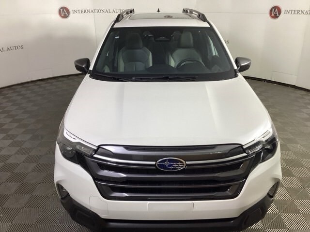 2025 Subaru Forester Premium photo 2