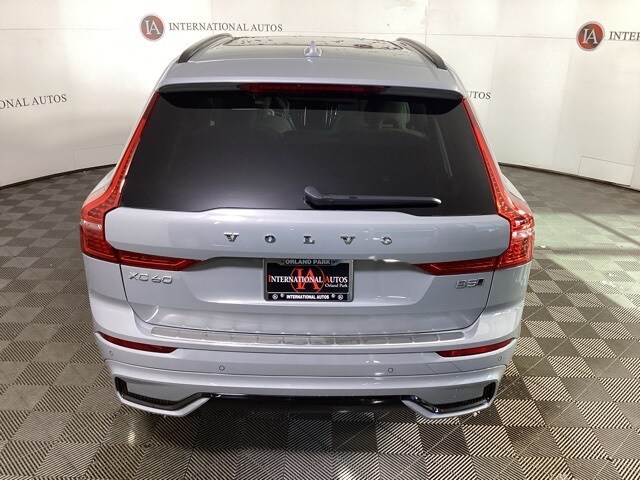 2025 Volvo XC60 B5 Plus photo 3