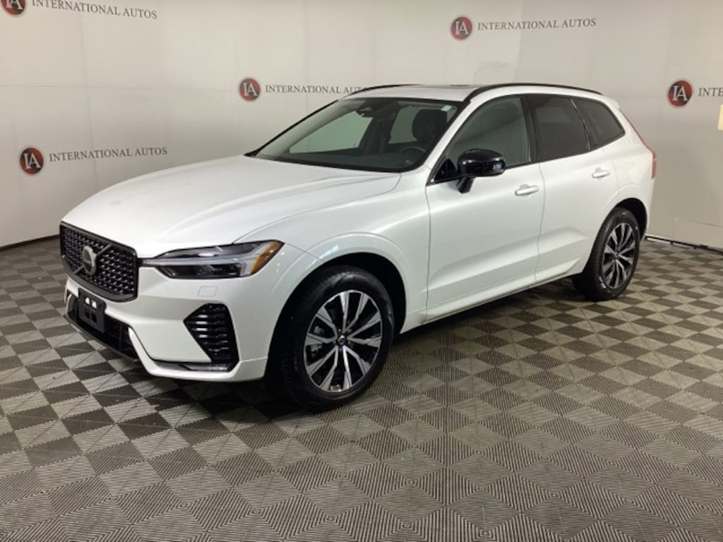 New 2025 Volvo XC60 B5 Core SUV