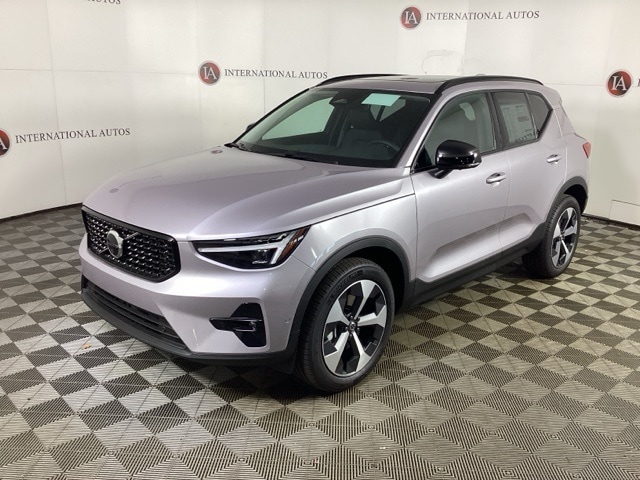 2026 Volvo XC40 Plus's photo