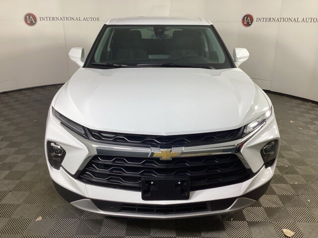 2024 Chevrolet Blazer 2LT photo 2