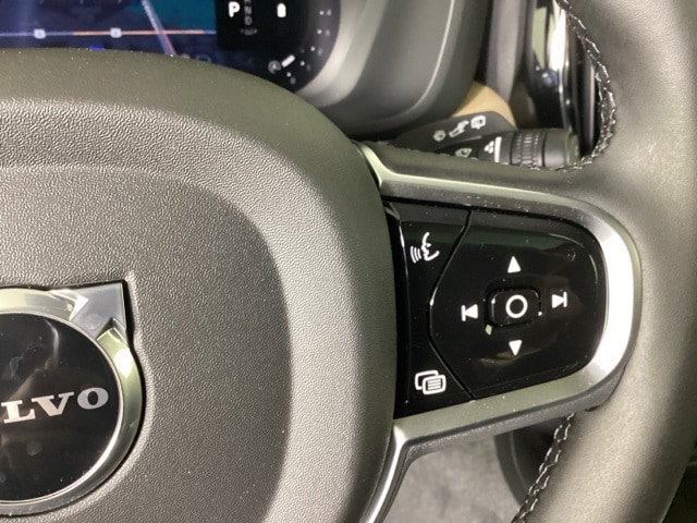 2026 Volvo XC60 Plus - Photo 32