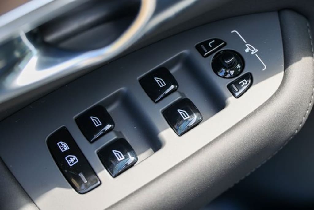 New 2026 Volvo XC90 B6 Plus 7-Seater SUV