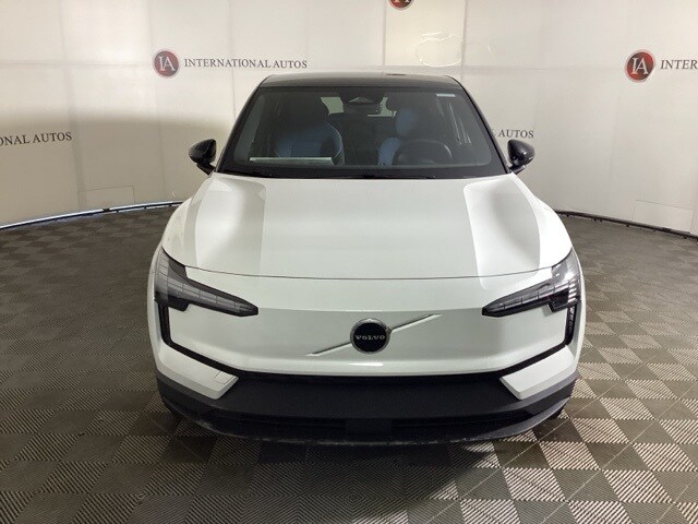 2025 Volvo EX30 Plus photo 2