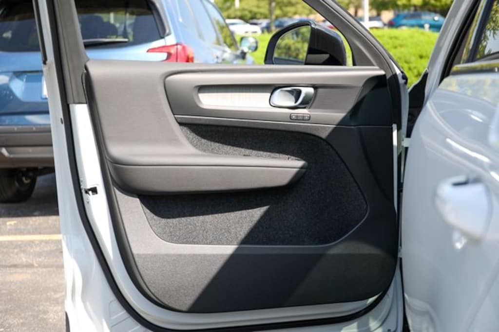 New 2026 Volvo XC40 B5 Plus SUV
