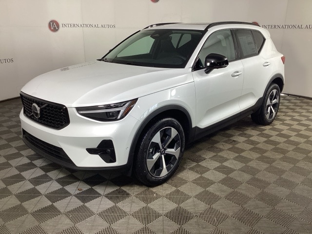 2026 Volvo XC40 Plus