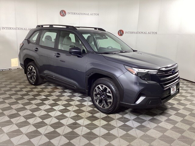 2025 Subaru Forester Base photo 3