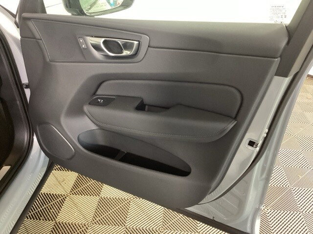 2026 Volvo XC60 Plus - Photo 22