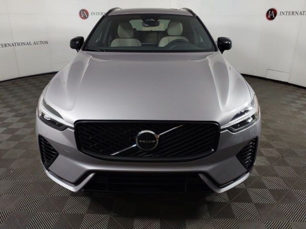 New 2026 Volvo XC60 plug-in hybrid T8 Plus SUV