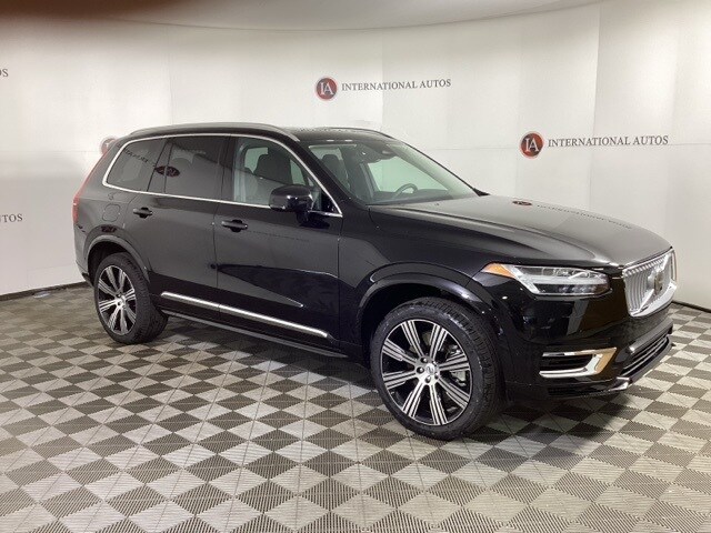 2025 Volvo XC90 T8 Plus photo 3