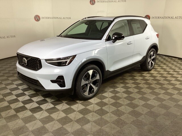 2026 Volvo XC40