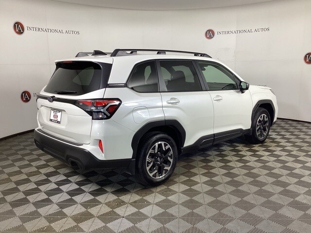 2025 Subaru Forester Premium Base photo 4