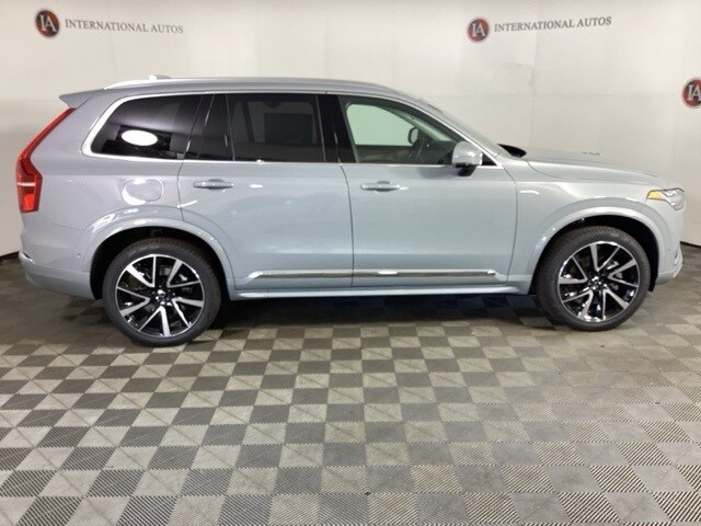 2025 Volvo XC90 Plus photo 4