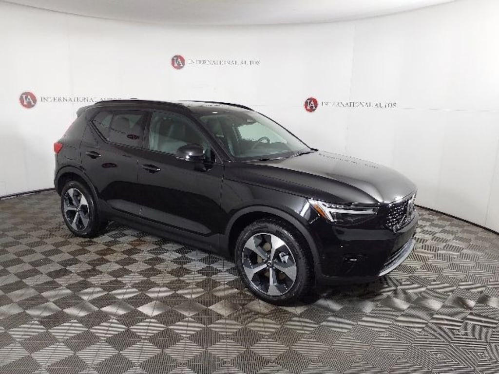 New 2026 Volvo XC40 B5 Plus SUV