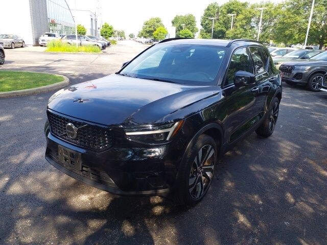 pre-owned 2024 Volvo XC40 Ultimate SUV for sale in Orland Park, near Chicago, IL