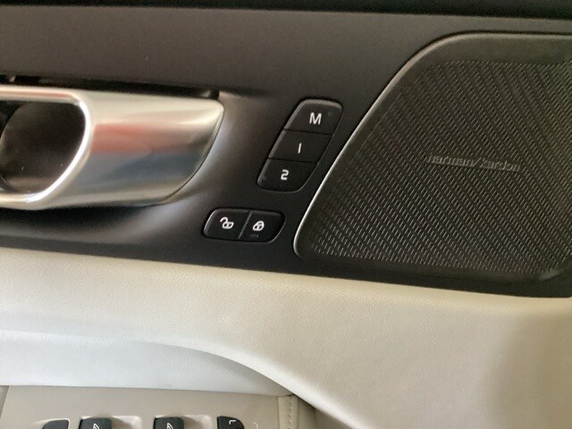 2026 Volvo XC60 Ultra - Photo 17