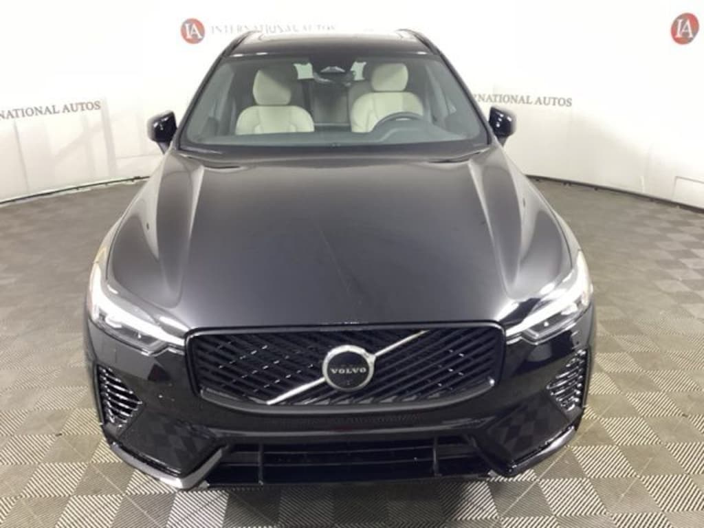 New 2026 Volvo XC60 plug-in hybrid T8 Plus SUV