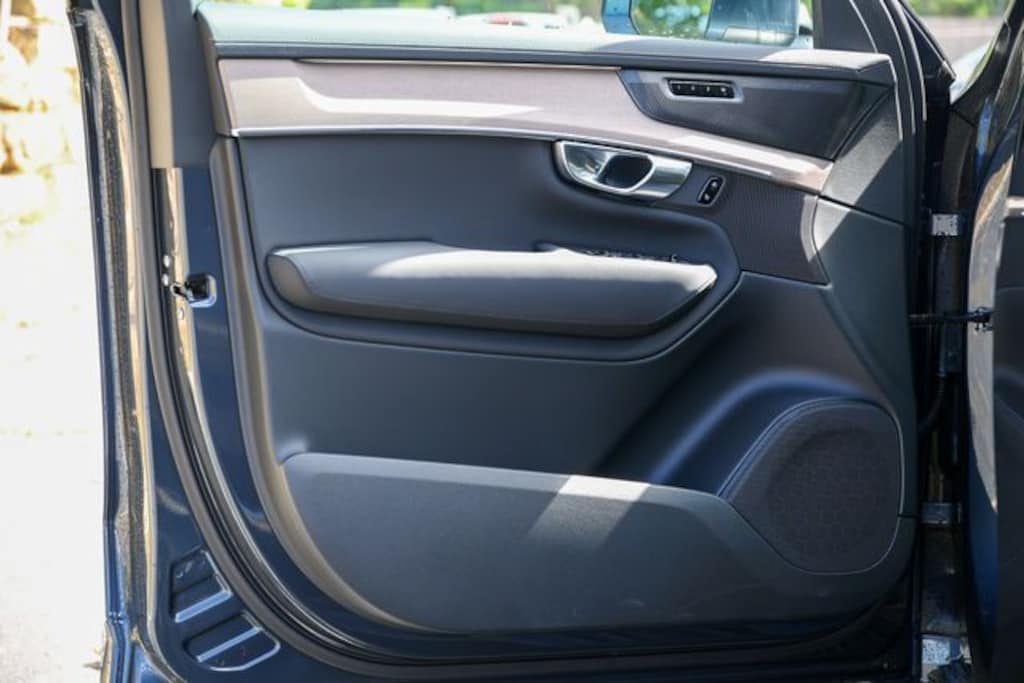 New 2026 Volvo XC90 B6 Plus 7-Seater SUV