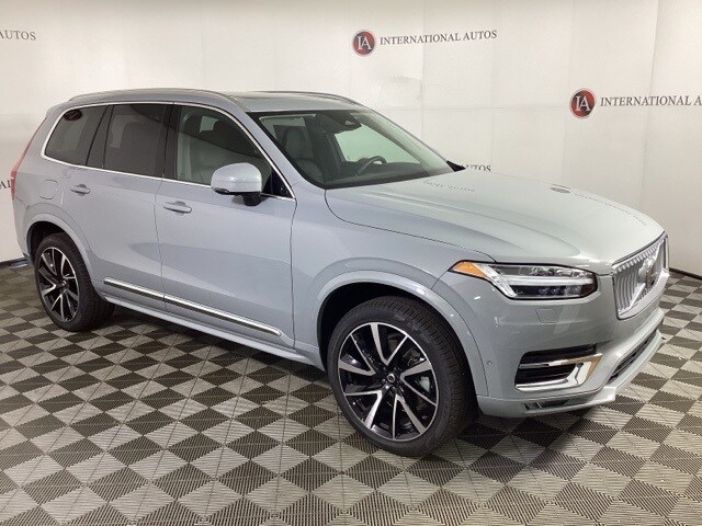 2025 Volvo XC90 Plus photo 3