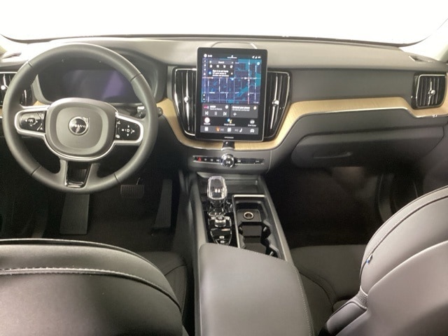 2026 Volvo XC60 Plus - Photo 12