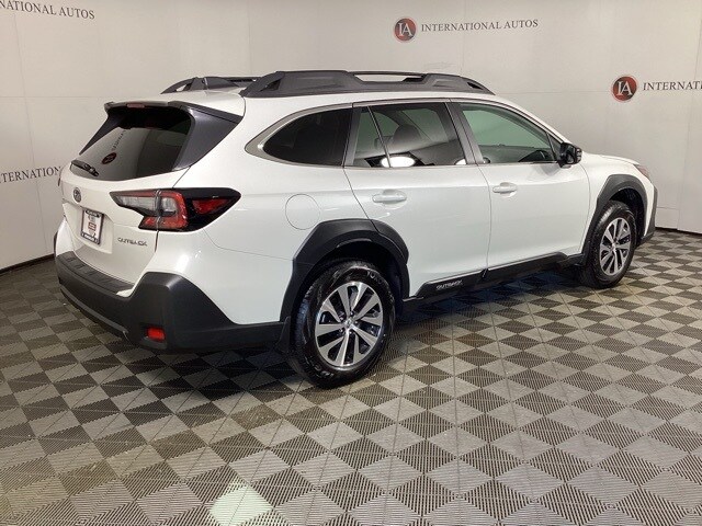 2025 Subaru Outback Premium photo 4