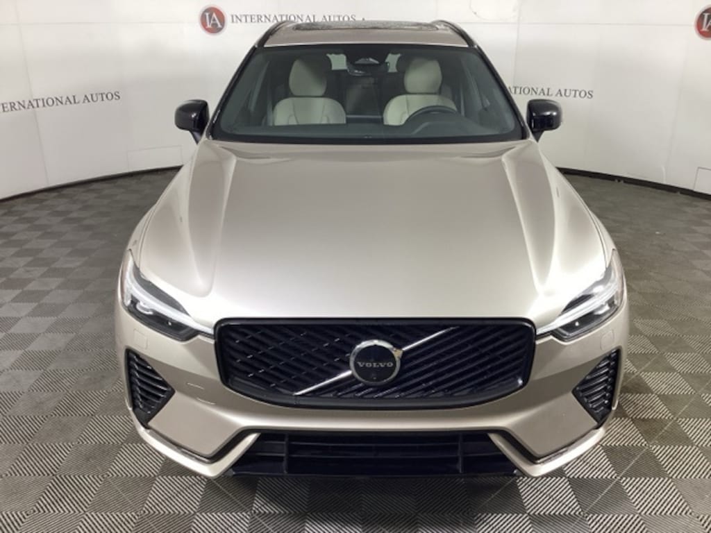 New 2026 Volvo XC60 plug-in hybrid T8 Plus SUV