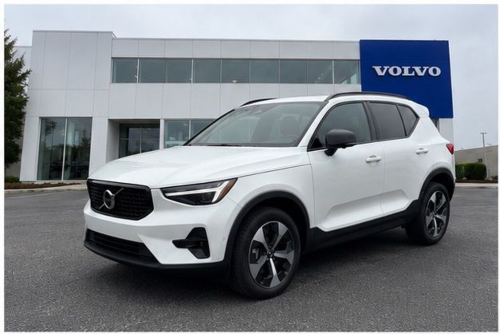 New 2026 Volvo XC40 B5 Plus SUV