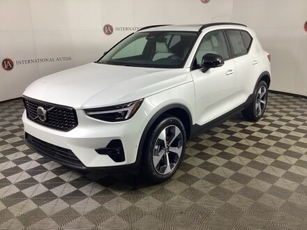 2026 Volvo XC40 B4 Plus FWD SUV