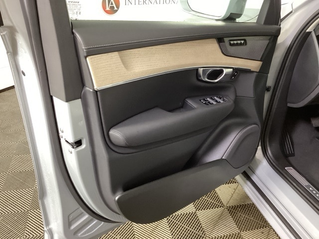 2026 Volvo XC90 Plus - Photo 16