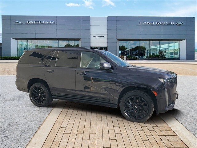 2022 Cadillac Escalade Sport photo 2