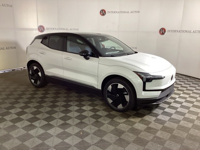 2025 Volvo EX30 Plus photo 3