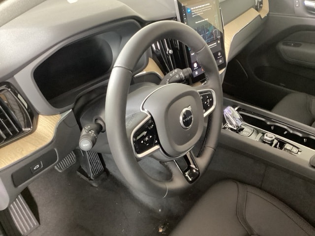 2026 Volvo XC60 Plus - Photo 10